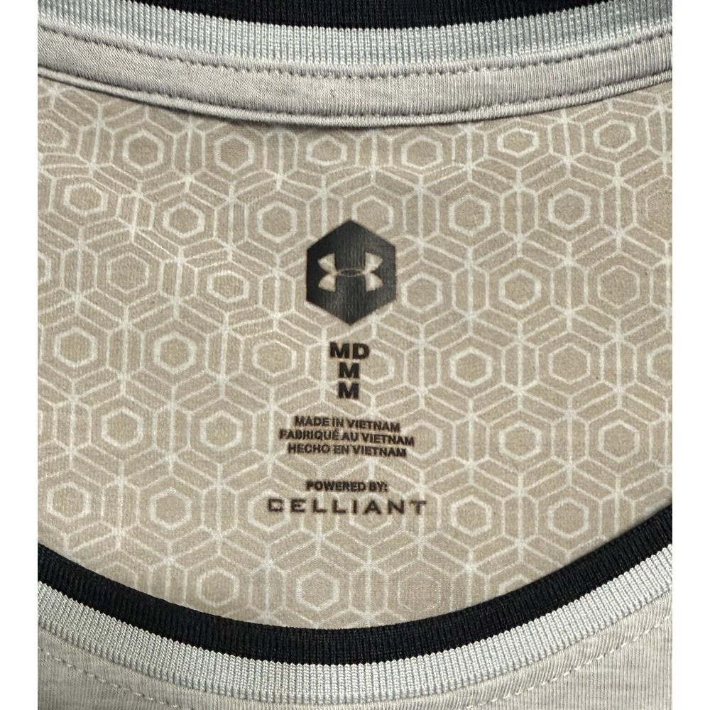 Under Armour Lightweight Celliant Sleeveless Tank Top Gray Size M workout shirt - Picture 3 of 3